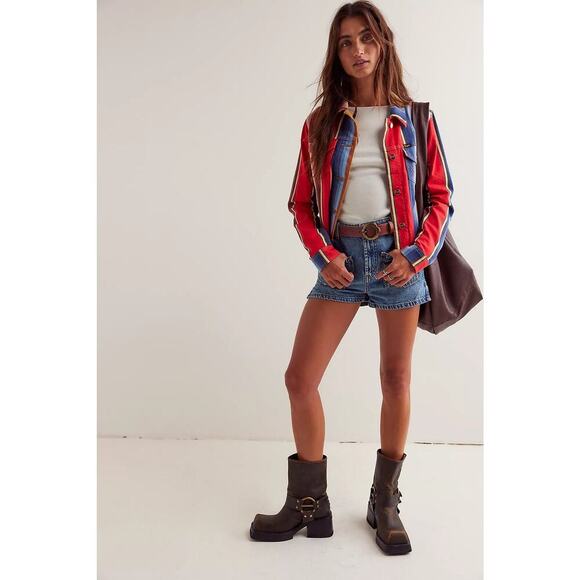 Wrangler x Lainey Wilson Rodeo Trucker Jacket - Picture 3 of 8